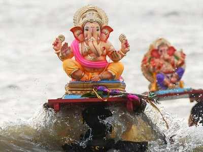 Ganesh Visarjan 2020 Timings अनंत चतुर्दशी : या मुहूर्तावर करा गणपती मूर्तींचे विसर्जन; जाणून घ्या