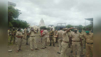 AIMIM : औरंगाबादच्या खडकेश्वर मंदिराला शिवसैनिकांचा गराडा; एमआयएमची माघार