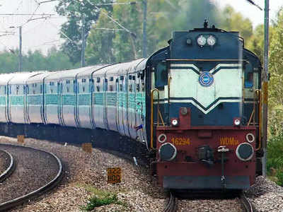 Central Railway: राज्यांतर्गत रेल्वे प्रवासाला परवानगी; बुकिंग व अन्य माहिती जाणून घ्या