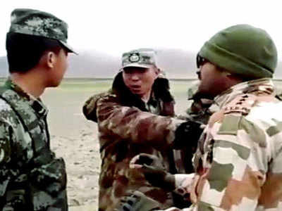 चीनी सैनिकों ने फिर की पैंगोंग झील के दक्षिण किनारे चोटियों पर कब्जे की कोशिश
