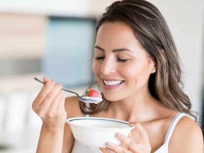 Curd In Breakfast: कितना सही है नाश्ते में दही लेना, जानें शरीर पर इसका प्रभाव