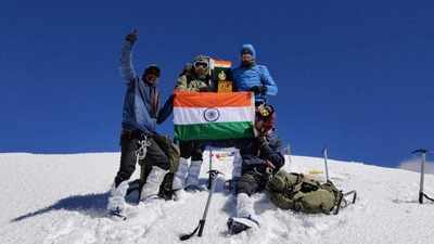 २२,००० फूट उंच लिओ पारगिलवर ITBP जवानांनी फडकावला तिरंगा!