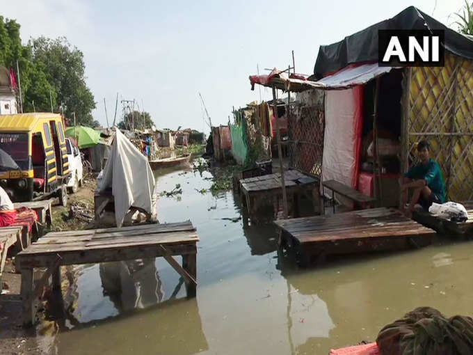 नावों का संचालन हुआ बंद