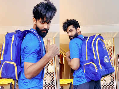 IPL 2020: यूएई में रविंद्र जडेजा ने पीठ पर टांगा स्कूल बैग, जानिए किस ओर कर रहे इशारा