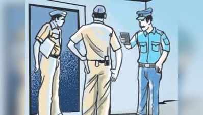 सीतापुर में 2  पुलिसकर्मी निलंबित, बुजुर्ग से रिश्वत लेते हुए विडियो हुआ था वायरल
