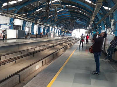 Noida Metro: नोएडा मेट्रो शुरू, भूलकर भी सफर में कीं ये गलतियां तो भरना पड़ेगा जुर्माना