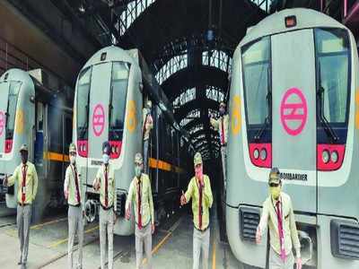Delhi Metro: मेट्रो में सफर करने वाले यात्रियों को हो रही दिक्कतें, जानिए मेट्रो से जुड़ी हर जानकारी