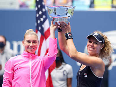 US Open: ज्वोनारेवा, सीजेमंड बनीं महिला युगल चैंपियन, फाइनल में युफान-मेलिचार की जोड़ी को दी मात