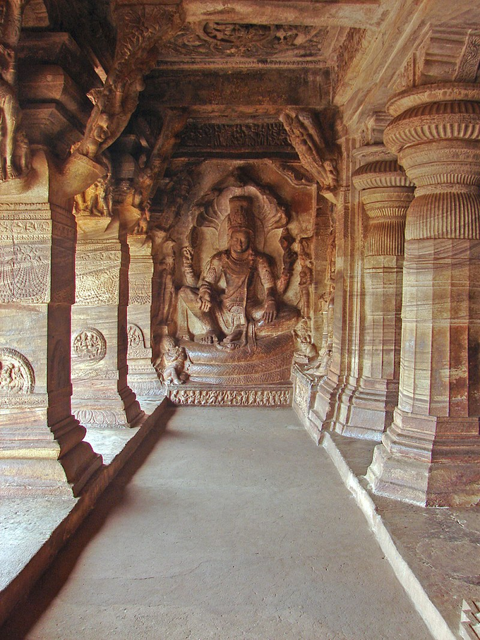 ​ಬಾದಾಮಿ ಗುಹೆ ದೇವಾಲಯ, ಕರ್ನಾಟಕ