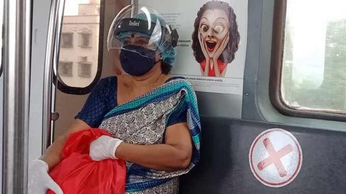 Kolkala metro starts running for general passengers amid covid 19 situation