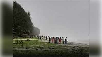 Kerala news: मां बीच पर ले रही थी सेल्‍फी, समुद्र की लहरें गोद से बहा ले गईं ढाई साल के मासूम को