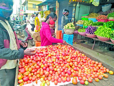 ಗಗನ ಮುಖಿಯಾದ ಟೊಮೆಟೊ