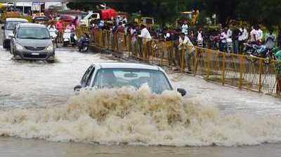 ಭಾರಿ ಮಳೆಗೆ ನಲುಗಿದ ಕಲಬುರಗಿ, ಸೋಯಾ ಬೆಳೆ ನೀರುಪಾಲು, ಮನೆ ಕುಸಿದು ಐವರಿಗೆ ಗಾಯ