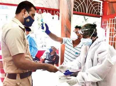 महाराष्ट्र: पिछले 24 घंटे में 8 पुलिसकर्मियों की कोरोना से मौत, 371 नए केस मिले