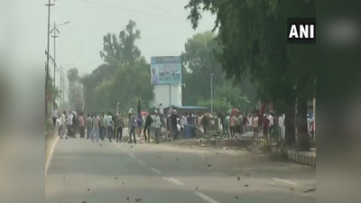 Protest in prayagraj: योगी सरकार के 5 साल संविदा के विरोध में सड़कों पर बवाल, गाड़ियों में तोड़फोड़, पुलिस ने भांजी लाठियां