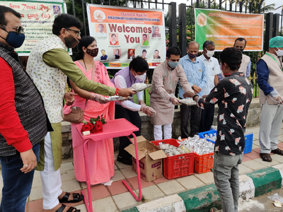 ಬೆಂಗಳೂರು: ಮೋದಿ ಬರ್ತ್‌ಡೇ  ಪ್ರಯುಕ್ತ ಪಿಎಂ ಜನ ಕಲ್ಯಾಣಕಾರಿ ಅಭಿಯಾನದಿಂದ ಆಹಾರ ವಿತರಣೆ