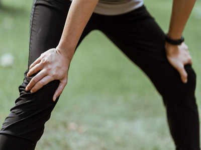Knee Pain Home Remedy: घुटनों का दर्द दूर करने का सबसे आसान और घरेलू तरीका