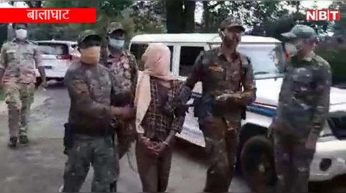 बालाघाट- जंगल में पुलिस को घेरकर नक्सलियों ने शुरू कर दी फायरिंग, 12 लाख का इनामी नक्सली गिरफ्तार 