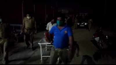 अलीगढ़: गोकशी मामले में फरार इनामी आरोपी एनकाउंटर में घायल, साथी फरार