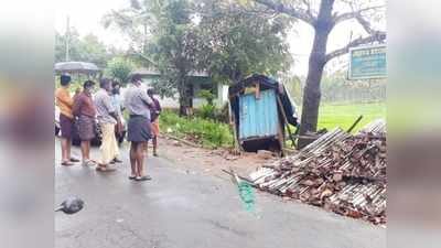 കാട്ടാനപ്പേടിയില്‍ പുല്‍പ്പള്ളി വേലിയമ്പം നിവാസികള്‍: കടയും ഷെഡും തകര്‍ത്തു