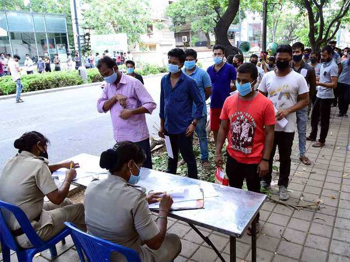 മഹാരാഷ്ട്രയിൽ ആശങ്ക ഒഴിയുന്നില്ല