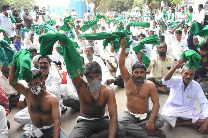 ರಾಜಧಾನಿಯಲ್ಲಿ ಅನ್ನದಾತರ ಶಕ್ತಿ ಪ್ರದರ್ಶನ.