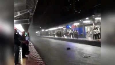 Mumbai Rains: मुंबईत पावसाची रात्रपाळी; सायन स्टेशन जलमय, अनेक भागांत भरले पाणी