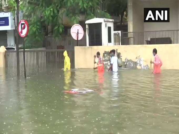 ​दादर, माटुंगा, लोअर परेल में जनजीवन अस्तव्यस्त