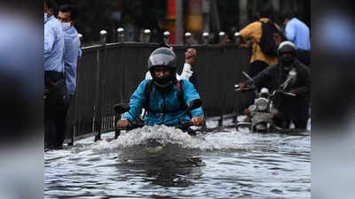 Mumbai Rains: ट्रेन, बस, रास्ते सब बंद...कोरोना काल में बारिश की दोहरी मार से फिर थम गई मुंबई