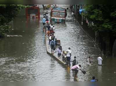 कलानगरचे पाणी ओसरले, मुंबईतील का ओसरत नाही? भाजपचा सवाल