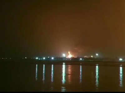 Blast in Surat: एक के बाद एक तीन धमाकों से दहला ONGC का प्लांट, आसमान में ऊंची लपटें देख दहल उठे लोग