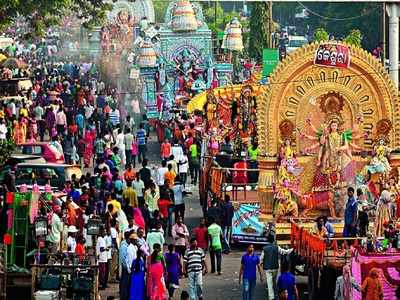 তৃতীয়া থেকে একাদশী পর্যন্ত প্যান্ডেল হপিং, মানুষের স্বার্থেই কার্নিভ্যাল বাতিল মমতার!