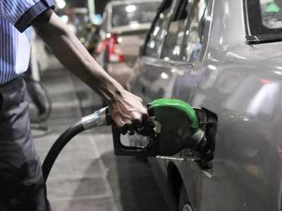 Petrol Price Today: நல்லா குறைஞ்சிடுச்சே - செம குஷியில் வாகன ஓட்டிகள்!