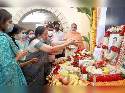 ಸುರೇಶ ಅಂಗಡಿ ನಿಧನದ ಹಿನ್ನೆಲೆ, ಬೆಳಗಾವಿಯ ನಿವಾಸದಲ್ಲಿ  ಶಿವಗಣಾರಾಧನೆ