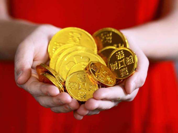 डेढ़ महीने में करीब 6500 रुपये सस्ता हुआ सोना