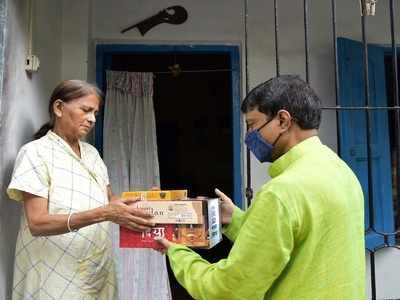 আমি আছি-দরকারে বলবেন, করোনায় স্বজনহারাদের পাশে তৃণমূল নেতা বাপ্পাদিত্য!