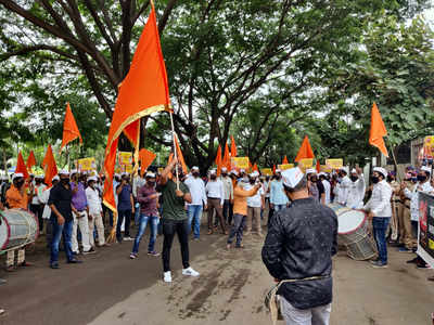 Maratha Reservation: अजित पवारांच्या बारामतीतील घराममोर घुमला ढोल