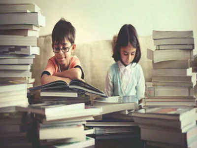 Study Room Vastu Shastra मुलांचे अभ्यासात मन लागत नाही? हे उपाय ठरतील फायदेशीर