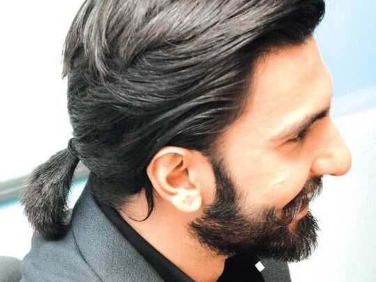 long hair for men, Hairstyle for men: लंबे बालों के शौकीन लड़के दिख सकते हैं और भी अट्रेक्टिव, लेकिन पहले रखें इन बातों का ख्याल - things men need to keep in long hair for men, Hairstyle for men: लंबे बालों के शौकीन लड़के दिख सकते हैं और भी अट्रेक्टिव, लेकिन पहले रखें इन बातों का ख्याल - things men need to keep in
