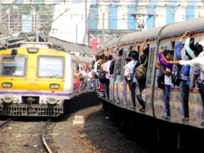 Mumbai Local Updates: मुंबई लोकल सुरू करण्याबाबत मुंबई हायकोर्टाचे महत्त्वाचे निर्देश