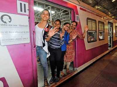 Mumbai Local: मध्य रेल्वेवर आजपासून महिला विशेष लोकल