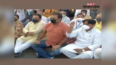 हाथरस कांड: राहुल-प्रियंका गांधी हिरासत में, जयपुर में कांग्रेस चीफ और कई मंत्री धरने पर बैठे