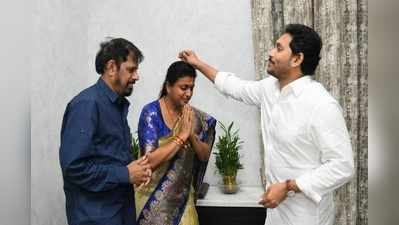 ఆ మంత్రి నాకు గాడ్ ఫాదర్.. జగన్‌ అన్న ఆ ఒక్క మాటతో!: ఆసక్తికర విషయాలు చెప్పిన రోజా