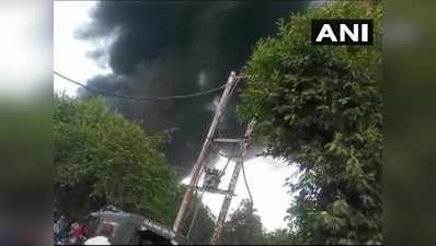 Kanpur News: कानपुर के जीटी रोड स्थित पेंट फैक्ट्री में आग, एक के बाद एक 50 धमाकों से फैली दहशत