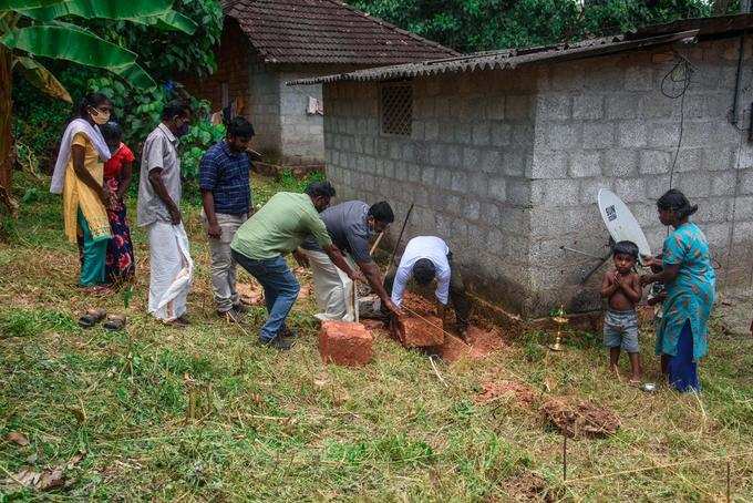 രണ്ടാമത്തെ വീടിന് തറക്കല്ലിട്ടു