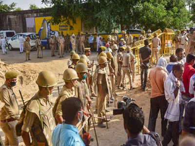 पीड़ित परिवार को 50 लाख की पेशकश! माहौल खराब करने का बड़ा षड्यंत्र, FIR...हाथरस केस में यह कैसी साजिश