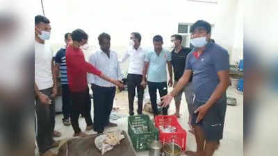 bulandshahar news: कोविड हॉस्पिटल में बेकार भोजन, डॉक्‍टर और कर्मचारियों ने किया हंगामा