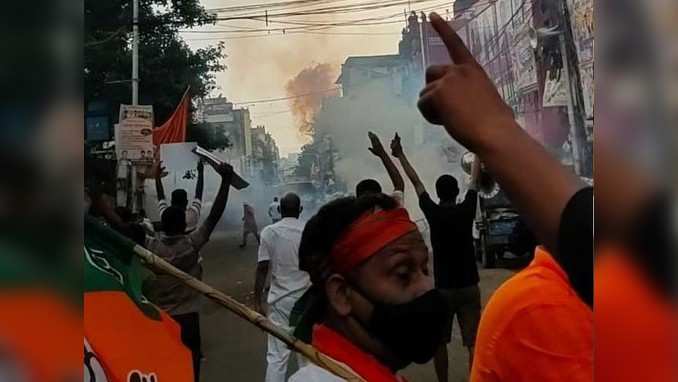 बंगाल में संग्रामः आंसू गैस, पत्थर, लाठीचार्ज... ममता पर BJP के हल्ला बोल का विडियो देखिए