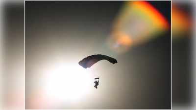 भारतीय वायुसेना के जांबाजों ने 17,982 फीट की ऊंचाई पर की स्काई डाइव लैंडिंग, बनाया रेकॉर्ड