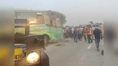 अलीगढ़ में कानपुर से दिल्ली जा रही प्राइवेट बस पलटी, 3 यात्रियों की मौत, 5 घायल